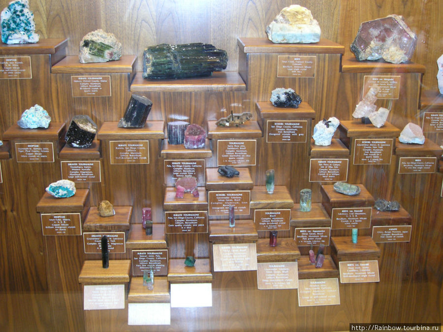 Драгоценные камни в музее науки и природы Денвер, CША