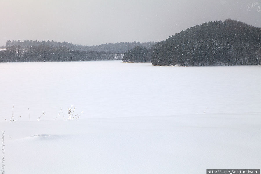 Озеро Масельгское и Хижгора, на которой стоит церковь Александра Свирского Морщихинская, Россия