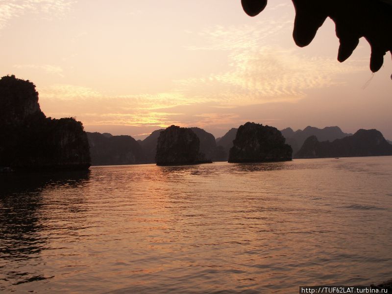 Солнце садится Халонг бухта, Вьетнам