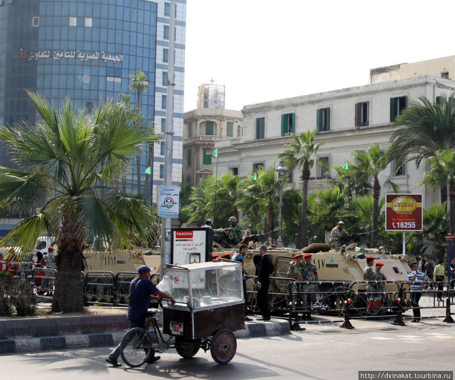 БТР для усиления значимости политических событий Александрия, Египет