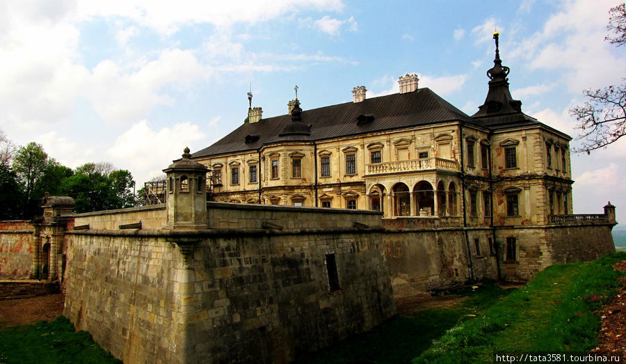 Дворцово-замковый комплекс в Подгорцах Подгорцы (Бродовский район), Украина