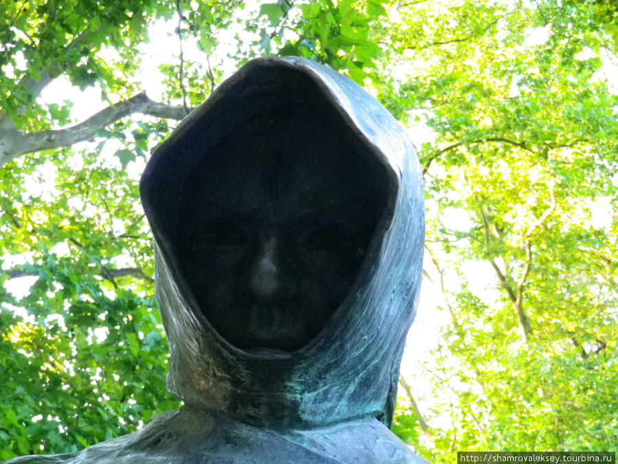 Памятник Анонимусу Будапешт, Венгрия