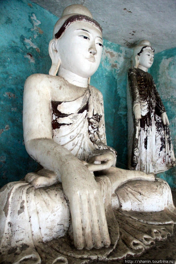 Будды в пещерах Монива, Мьянма