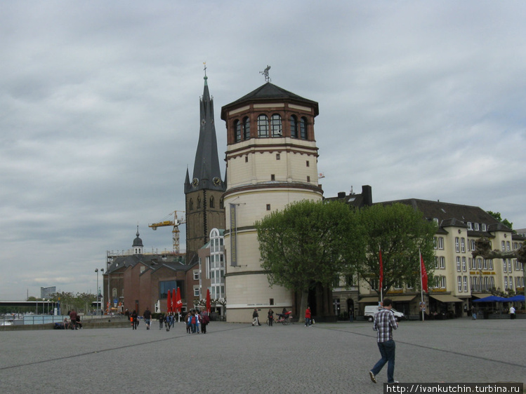 Башня Schlossturm, на зад