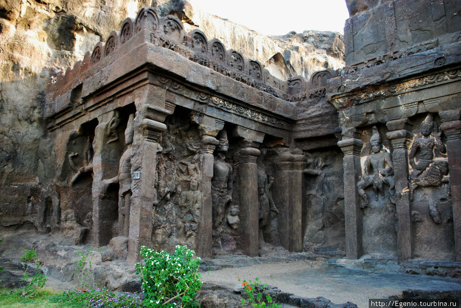 Пещера трех религий Эллора, Индия