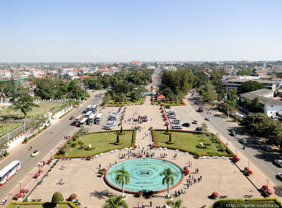 Панорама со смотровой площадки. Лаосцы сравнивают это место с Елисейскими полями в Париже Вьентьян, Лаос