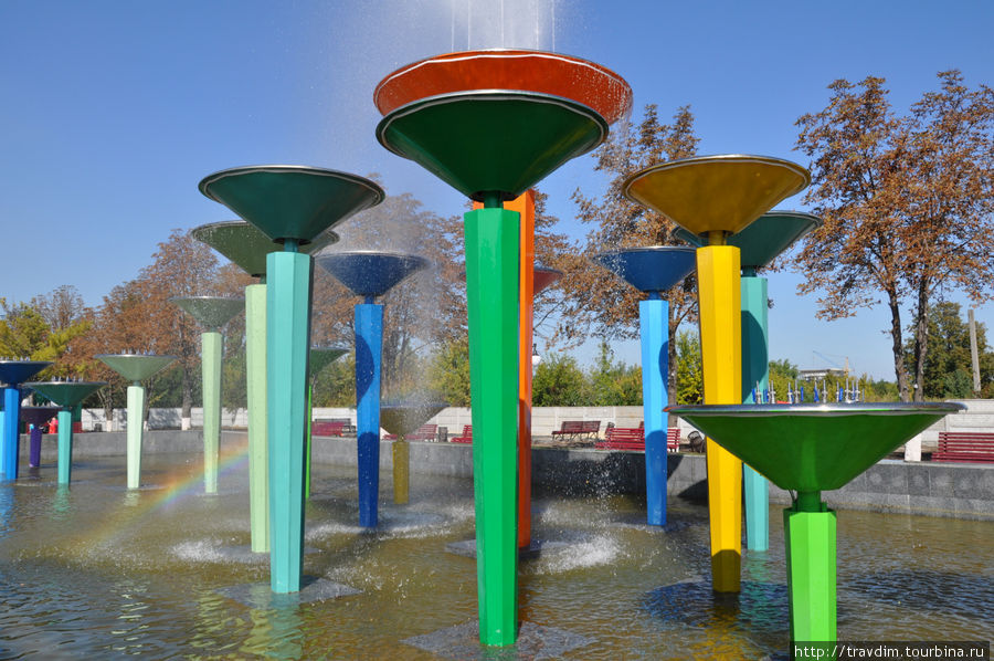 Олимпийский светомузыкальный фонтан Харьков, Украина Олимпийский светомузыкальный фонтан Харьков, Украина