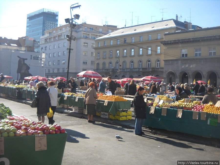 Один из уголков рынка Загреб, Хорватия