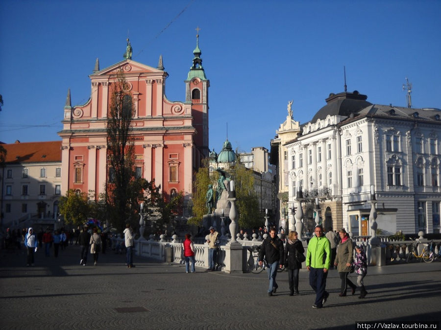На площади Любляна, Словения