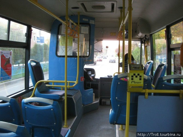 Общий вид салона обычнейшего городского автобуса Луховицы, Россия