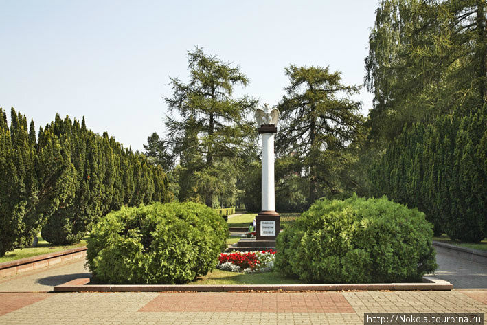 Памятник Ромуальду Траугутту Цехоцинек, Польша