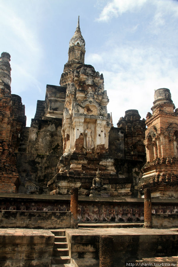 Ват Махатхат - главный храм Сукхотая Сукхотай, Таиланд