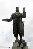 Памятник королю Сисавонгу у монастыря Ват Си Мыанг