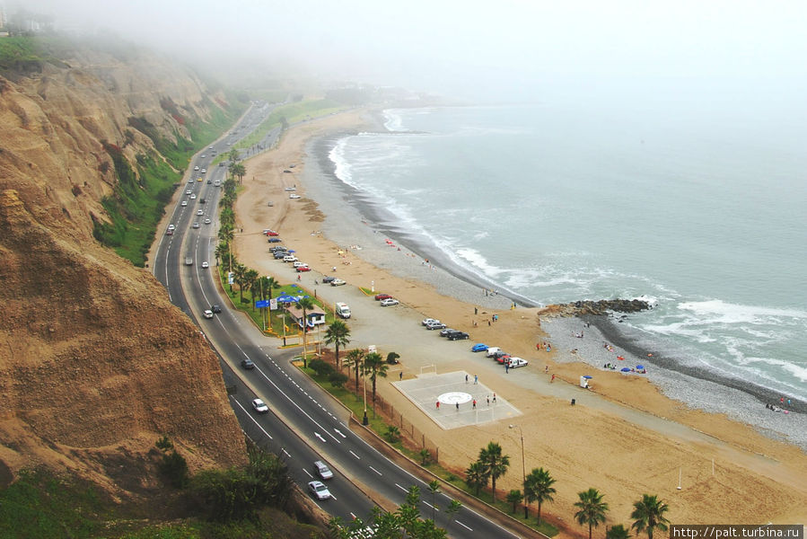 Скалы Мирафлореса — любимое место отдыха горожан. Внизу под скалами набережная Коста-Верде (Зеленый берег) Лима, Перу Скалы Мирафлореса — любимое место отдыха горожан. Внизу под скалами набережная Коста-Верде (Зеленый берег) Лима, Перу