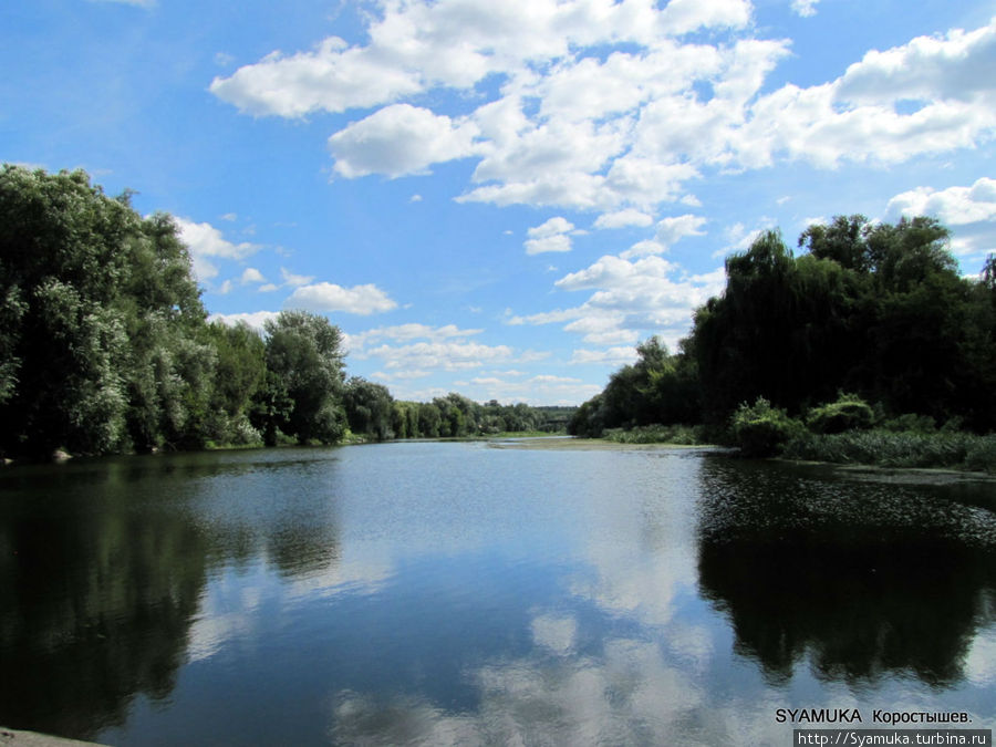 С  другой  стороны плотины —  ровная гладь Тетерева... Коростышев, Украина