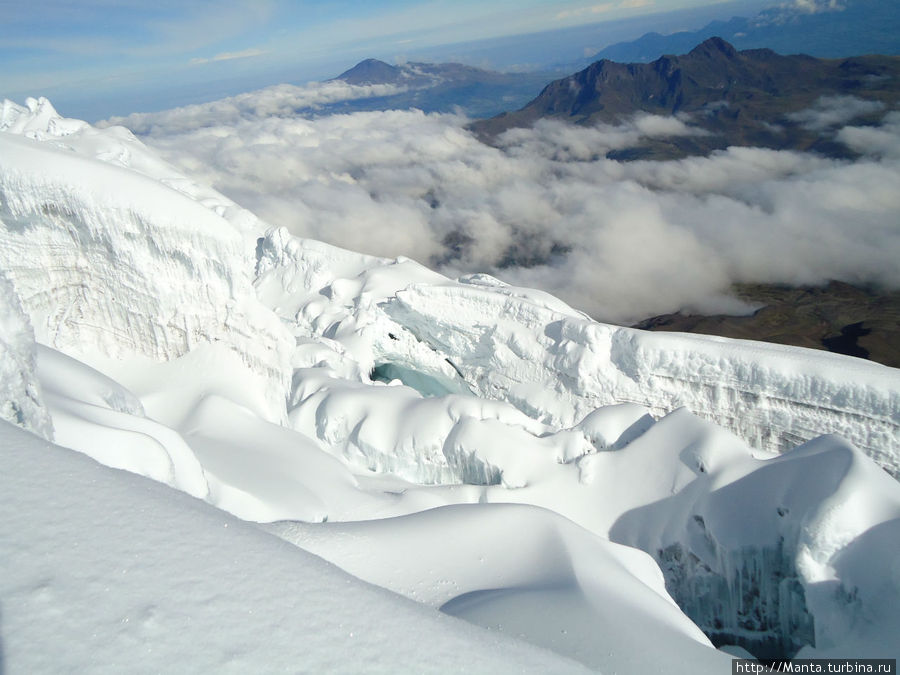 Тропа проходит по дну этой трещены Тропа проходит по дну этой трещены
