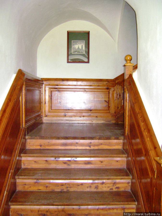 Лестница ведёт в блистательный XIX век Хмелита, Россия