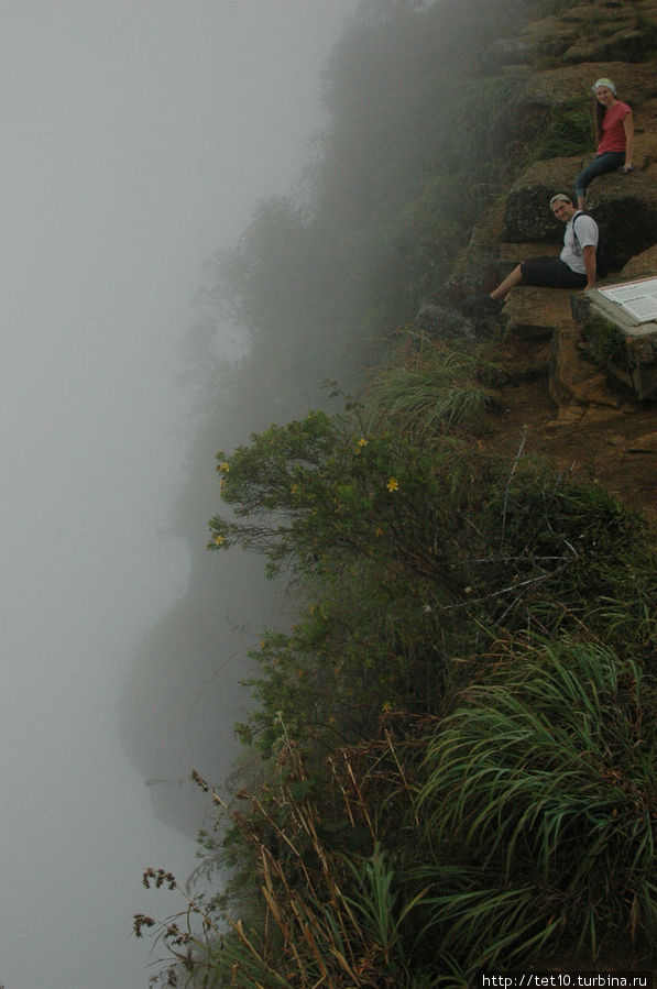Так он издали. Так он издали.