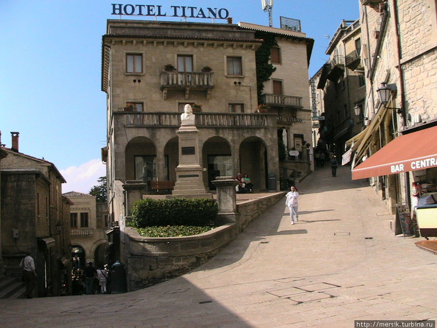 Сан-Марино: торговля и туризм