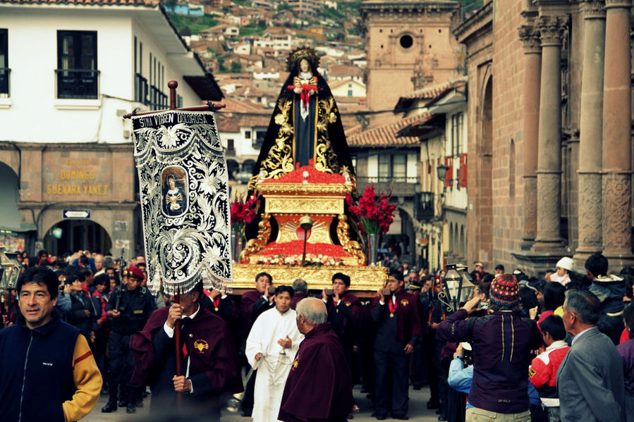 Католическая Страстная пятница в древнем городе Куско Куско, Перу