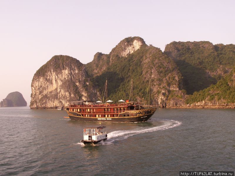Сказочный залив Халонг бухта, Вьетнам