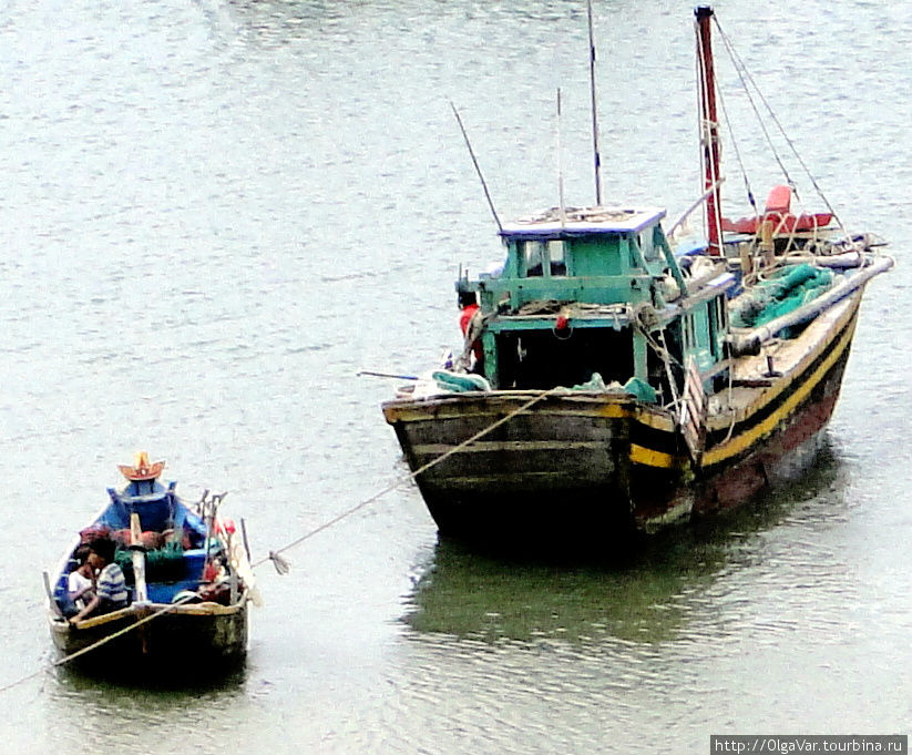 Судя по тому, что женщин зачастую можно было видеть в лодках, вьетнамцам незнакома поговорка, что женщина на корабле — быть беде Муй-Не, Вьетнам