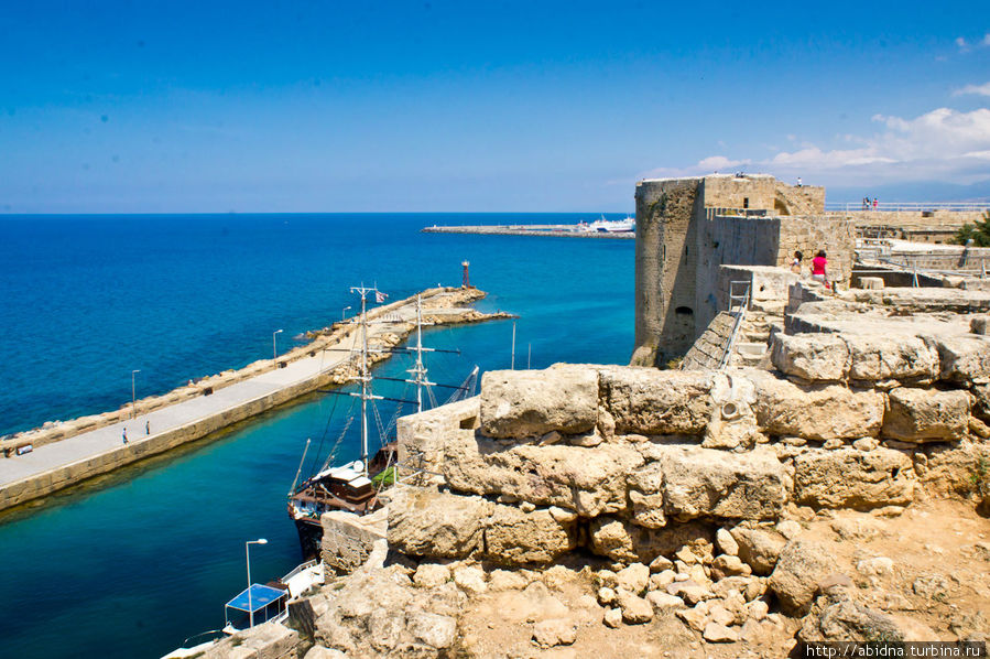 Крепость и гавань Кирении