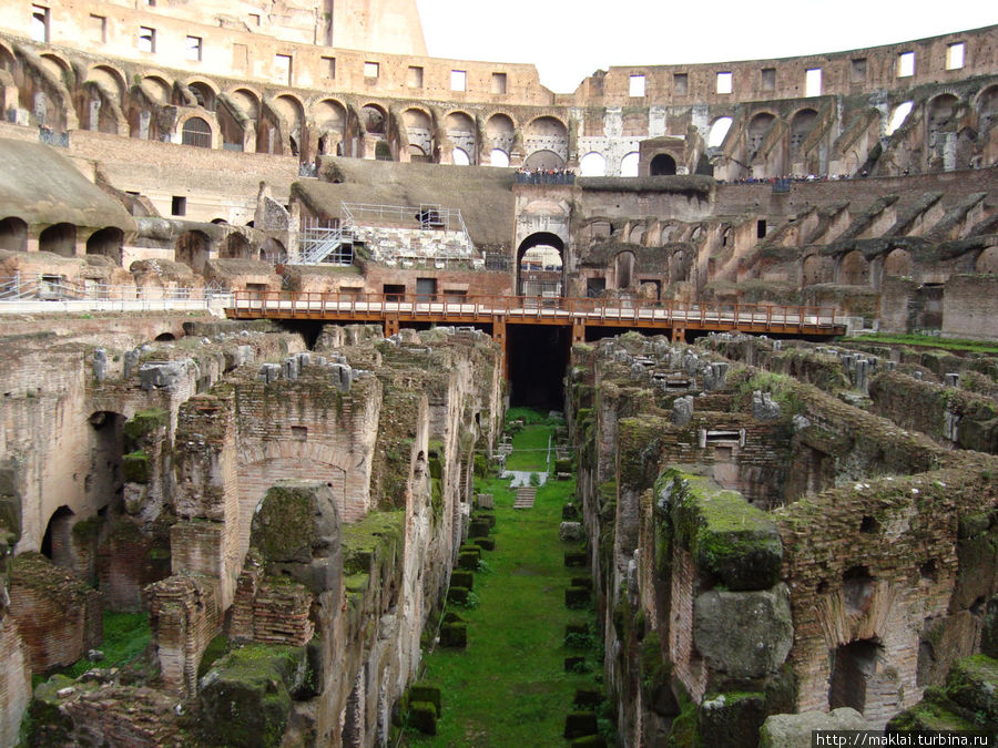 Вид колизея с первого яруса. Рим, Италия