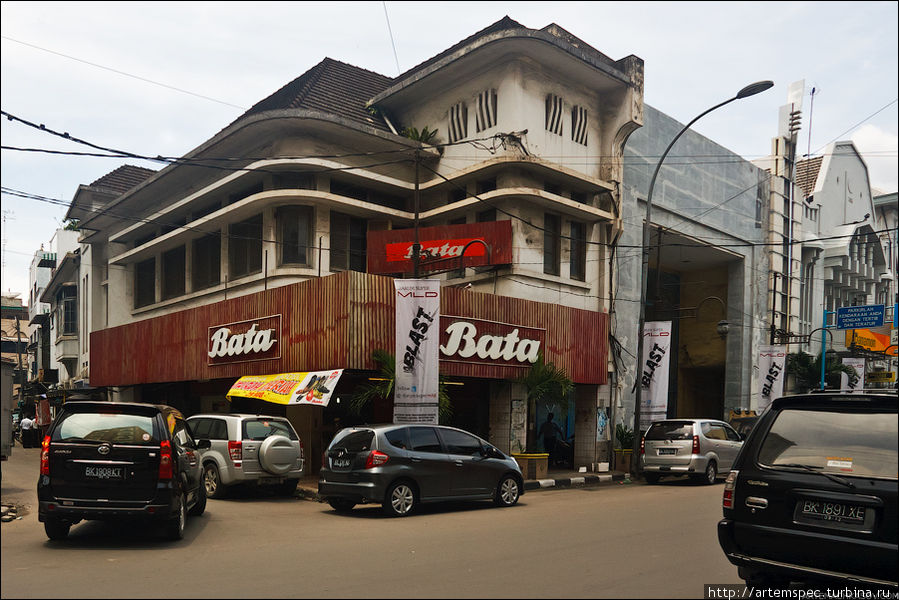Колониальный шик и постройка эпохи конструктивизма Медан, Индонезия