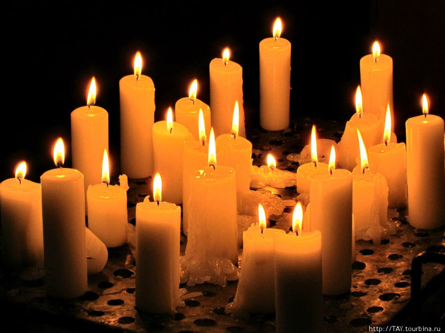 свечи в соборе Божей матери Пераст, Черногория