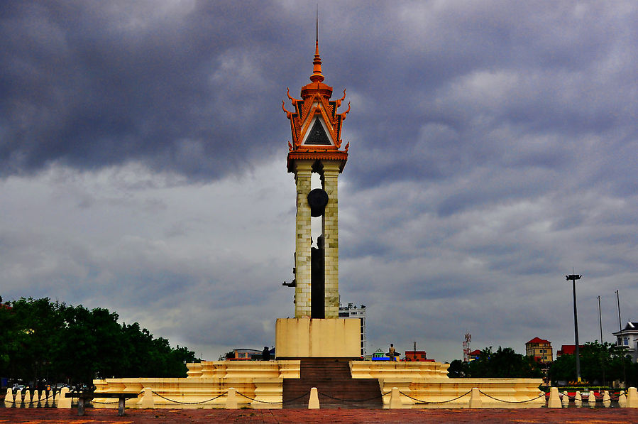 Памятник дружбе Вьетнама и Камбоджи / Cambodia-Vietnam Monument