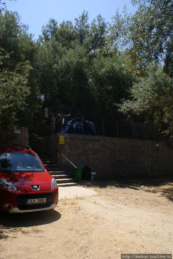 кемпинг очень симпатично устроен кемпинг очень симпатично устроен