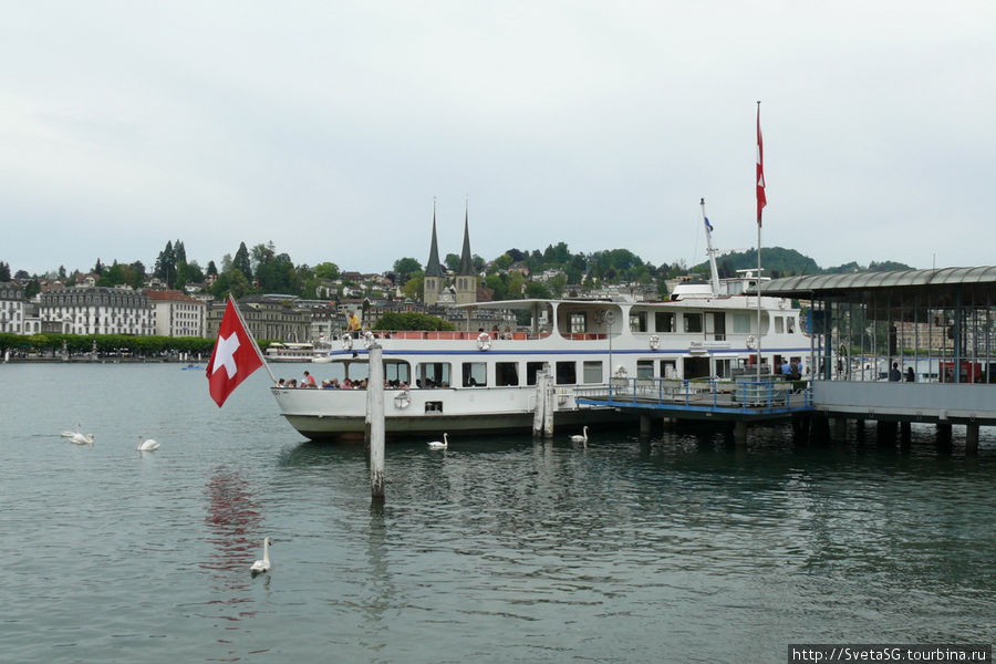 Пристань кораблика в Люцерне. Швейцария