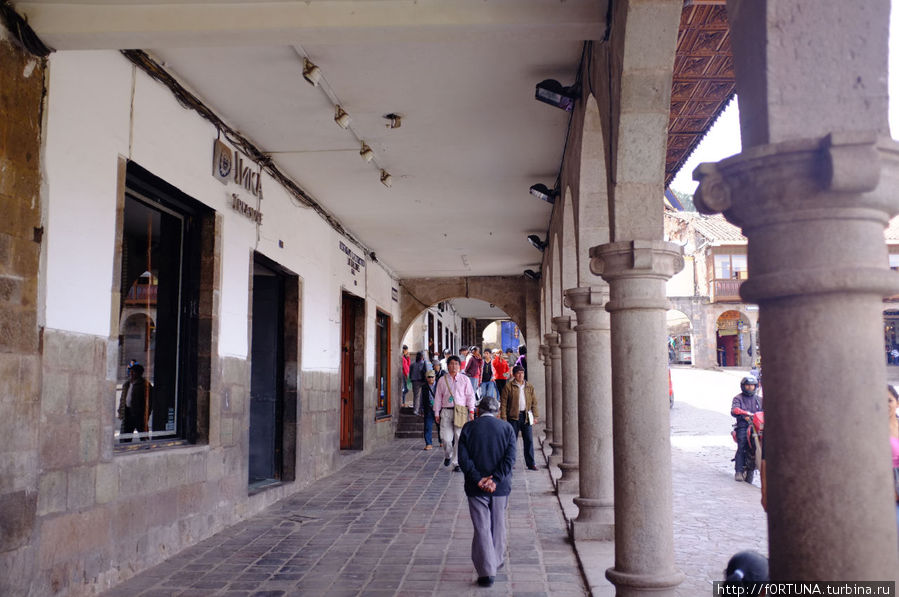 Город в горах Куско, Перу Город в горах Куско, Перу