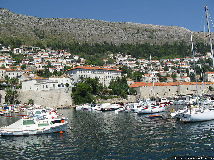 Этот и дальше — виды с кораблика на Дубровник Дубровник, Хорватия