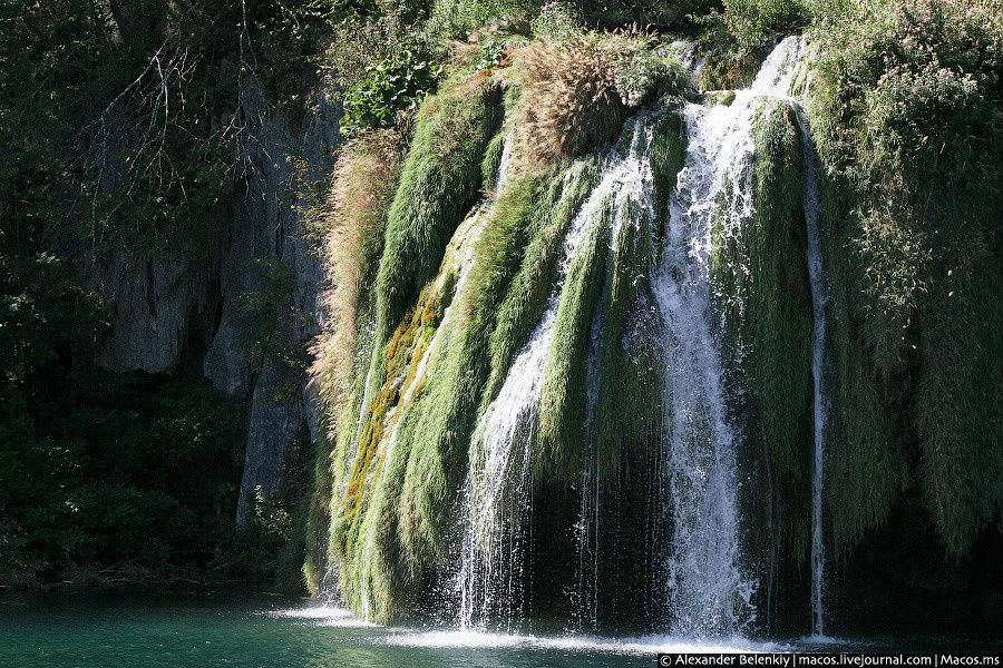На пути будут встречаться водопады, большие и маленькие. Национальный парк Плитвицкие озёра, Хорватия
