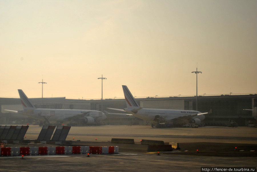 Шарль-де-Голль - один из крупнейших аэропортов мира Париж, Франция