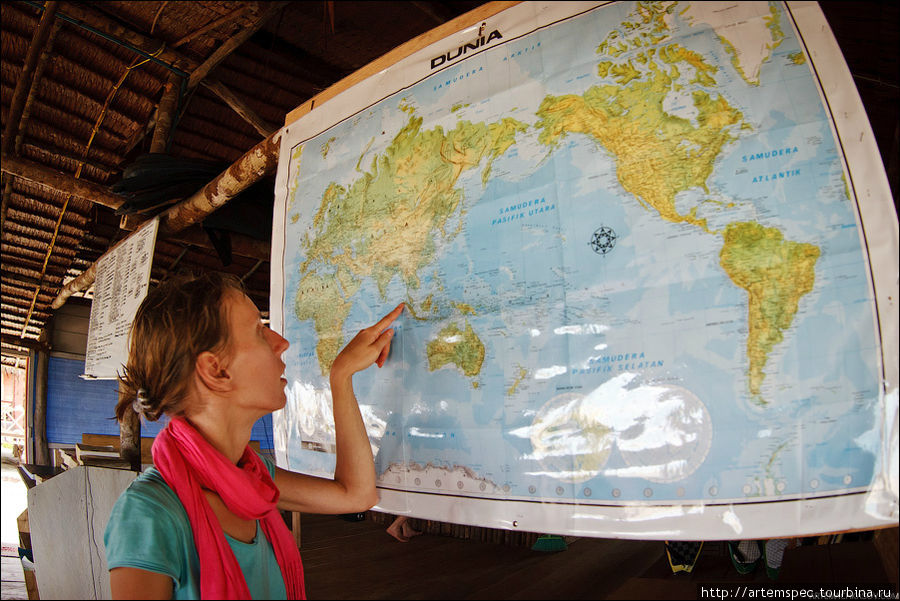 Мы здесь! Обратите внимание на необычное расположение материков на карте. Суматра, Индонезия