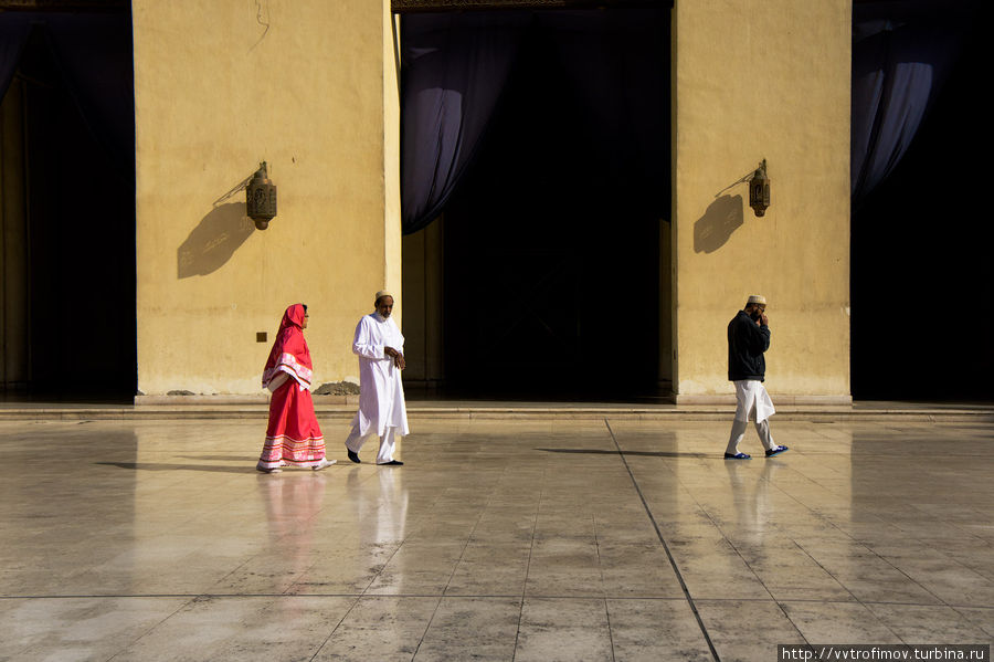 В мечети Аль-Хаким. Каир, Египет