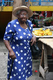 Креольская бабушка. На рынке мы встретили очень много колоритных и очень красивых людей.