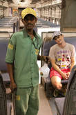 Уборка в поезде Нью-Дели-Агра