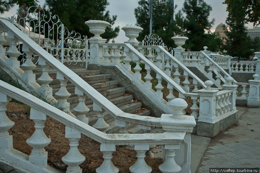 Лестницы советского периода Самарканд, Узбекистан