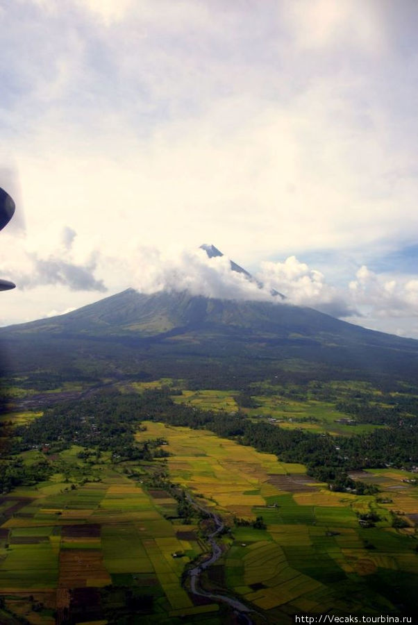 Совершенство форм вулкана Майон Легаспи, Филиппины