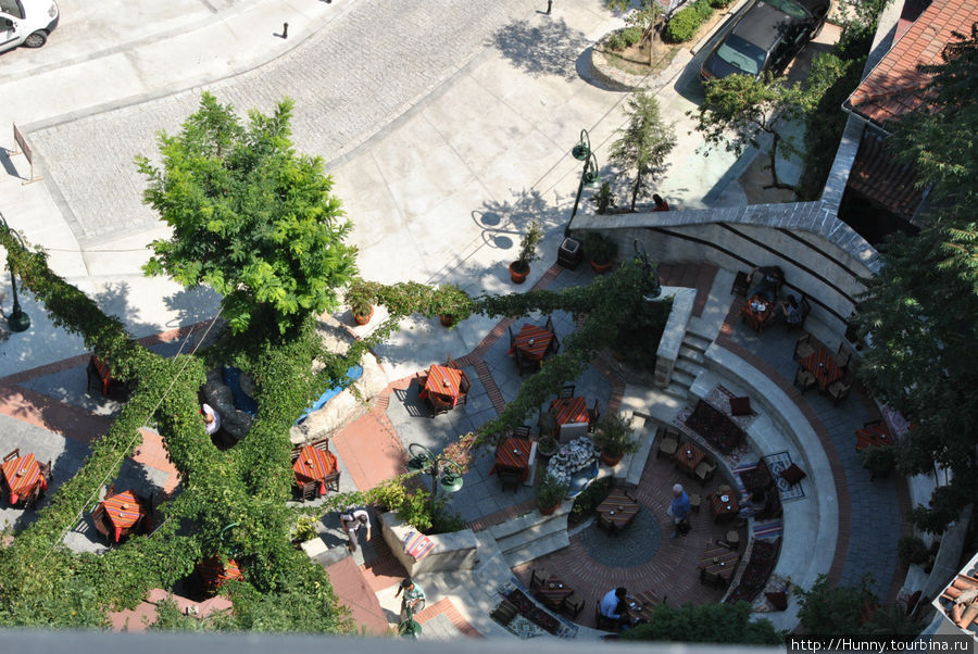 Кафе у подножья Галатской башни Стамбул, Турция