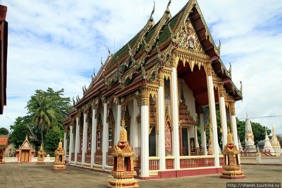 Храм в монастыре Ват Ко Лак в Прачуап Кхири Кхан Прачуап-Кхири-Кхан, Таиланд