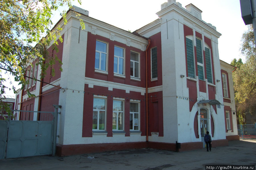 Здание народного училища Саратов, Россия