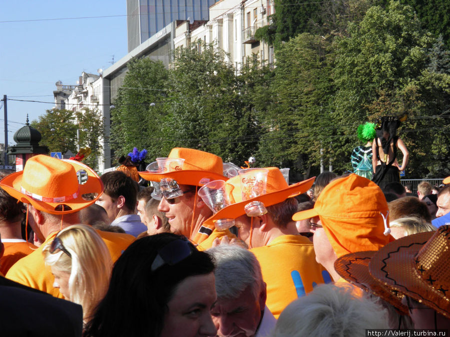 ЕВРО 2012. Рукопожатия в жизни и противостояние на поле Харьков, Украина ЕВРО 2012. Рукопожатия в жизни и противостояние на поле Харьков, Украина
