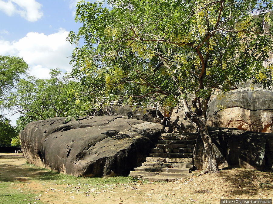 Сад камней Анурадхапура, Шри-Ланка