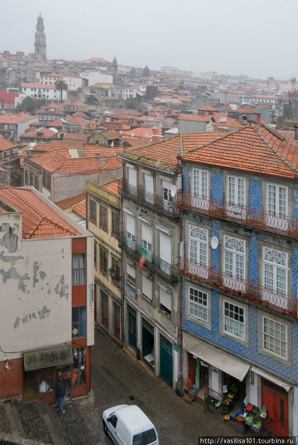 Порту - призрак Кубы на высоком берегу реки Дору Порту, Португалия