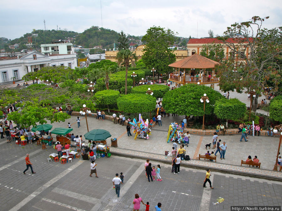Папантла — город, основанный индейцами Тотонака Папантла-да-Оларте, Мексика